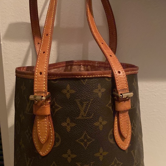 Louis Vuitton Bucket Bag - Picture 3 of 13